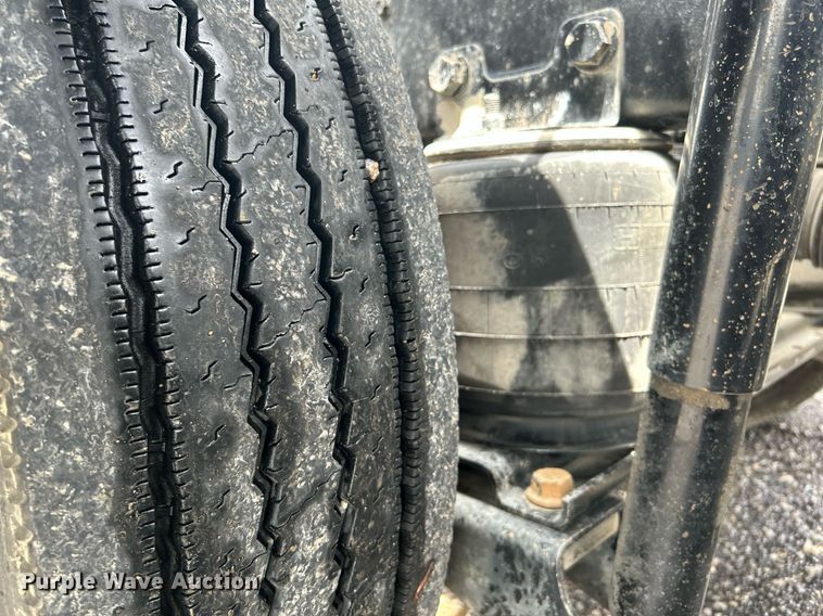 image for item KW9144 2015 Caterpillar CT660  semi truck