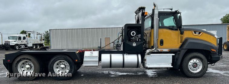 image for item KW9146 2015 Caterpillar CT660L  winch truck