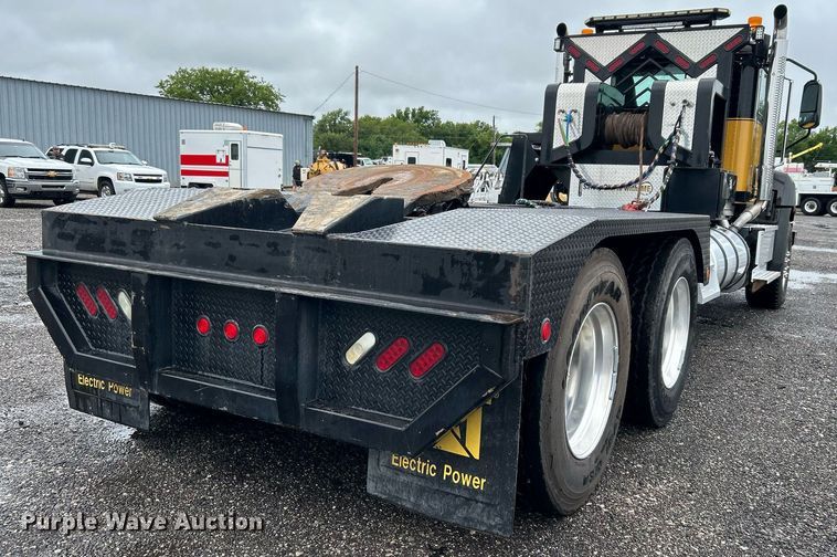 image for item KW9146 2015 Caterpillar CT660L  winch truck