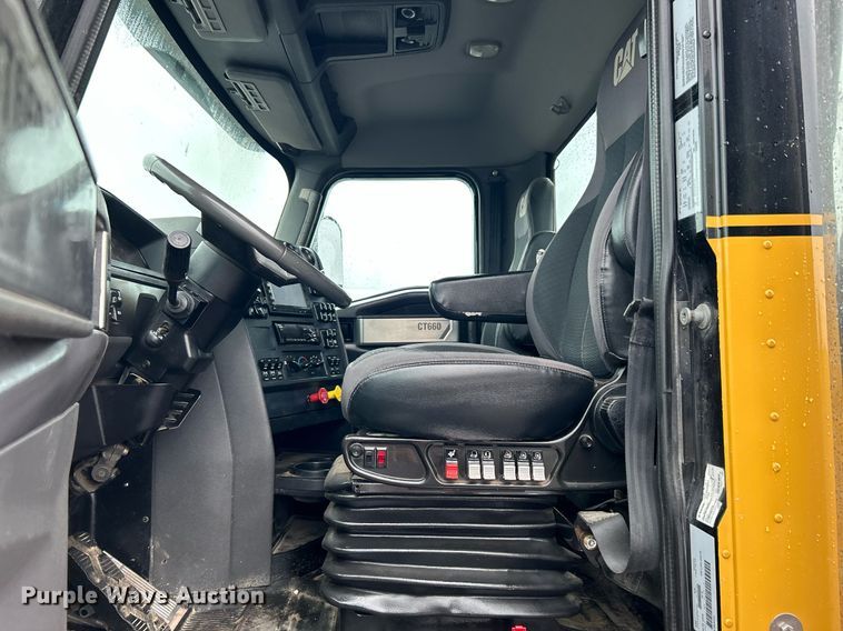 image for item KW9146 2015 Caterpillar CT660L  winch truck