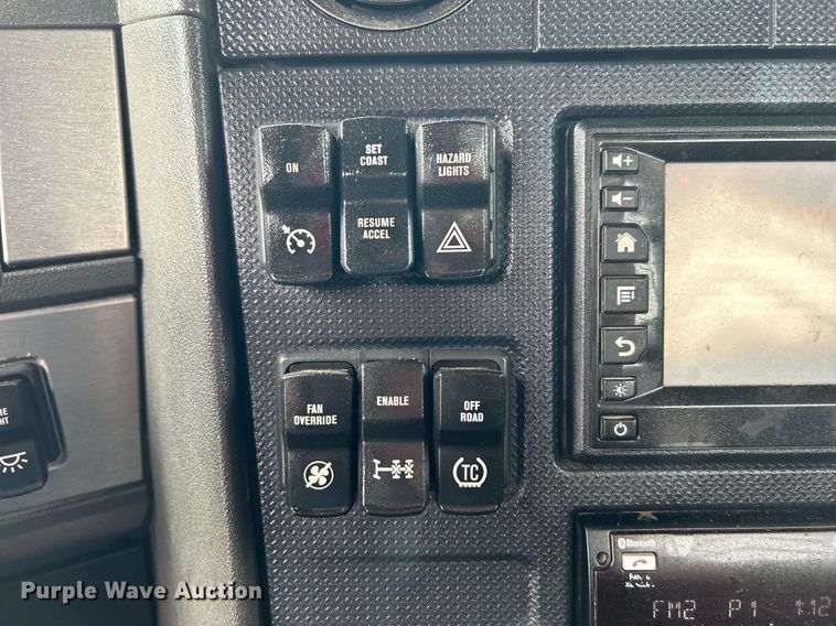 image for item KW9146 2015 Caterpillar CT660L  winch truck