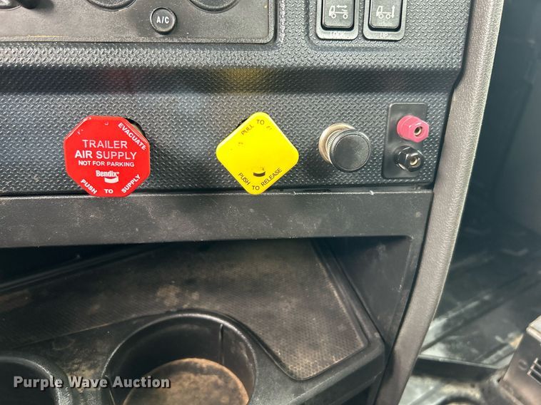 image for item KW9146 2015 Caterpillar CT660L  winch truck