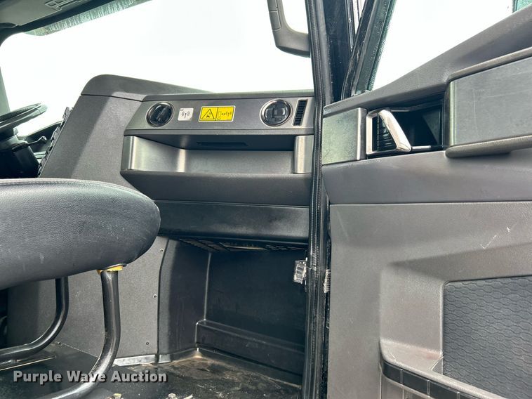 image for item KW9146 2015 Caterpillar CT660L  winch truck