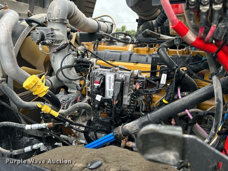 image for item KW9146 2015 Caterpillar CT660L  winch truck