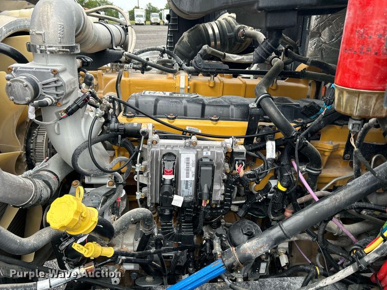 image for item KW9146 2015 Caterpillar CT660L  winch truck