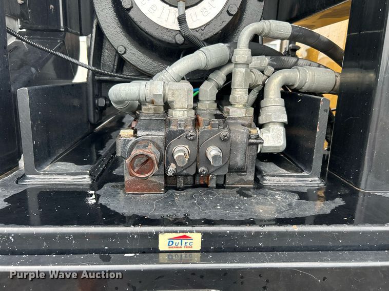 image for item KW9146 2015 Caterpillar CT660L  winch truck