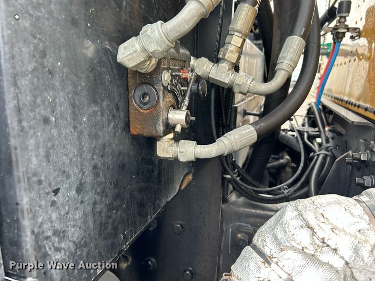 image for item KW9146 2015 Caterpillar CT660L  winch truck