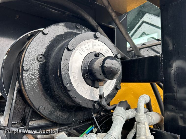 image for item KW9146 2015 Caterpillar CT660L  winch truck