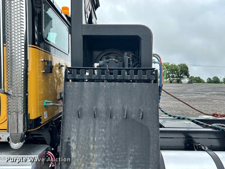 image for item KW9146 2015 Caterpillar CT660L  winch truck