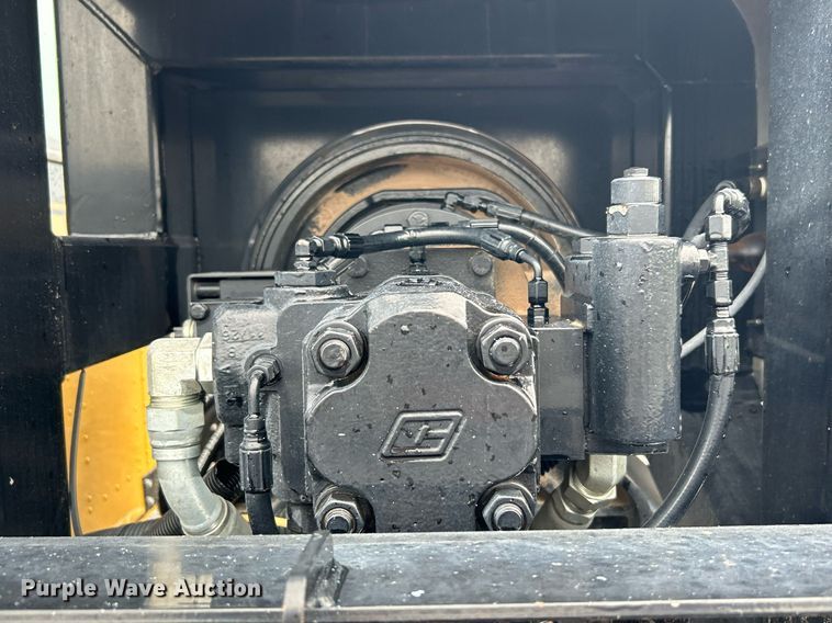 image for item KW9146 2015 Caterpillar CT660L  winch truck