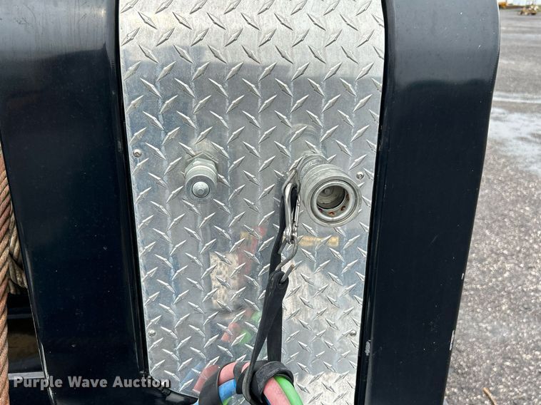 image for item KW9146 2015 Caterpillar CT660L  winch truck