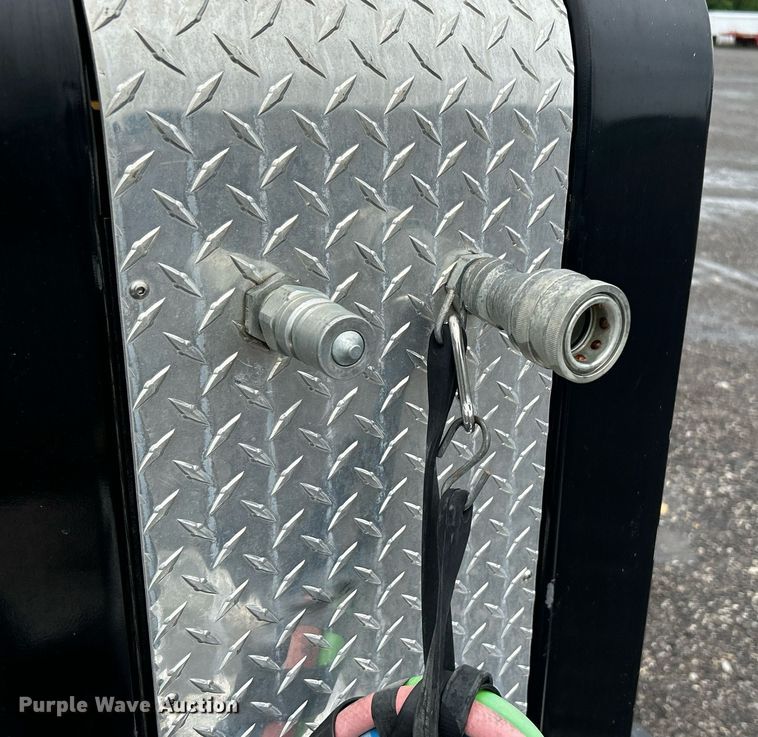 image for item KW9146 2015 Caterpillar CT660L  winch truck