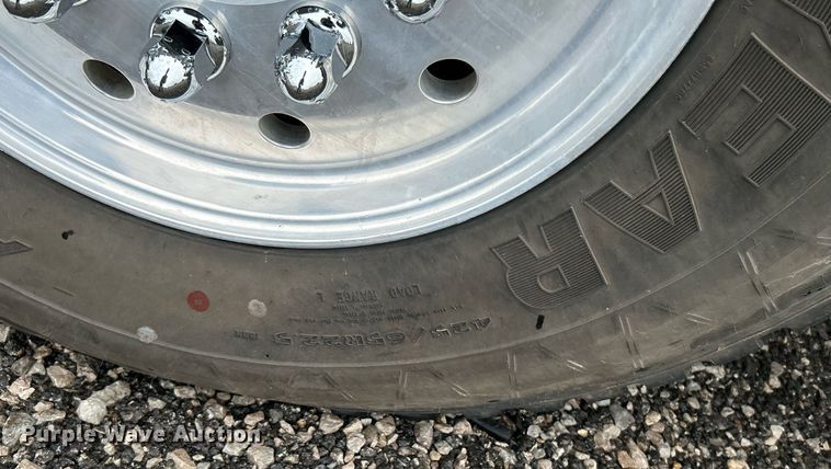 image for item KW9146 2015 Caterpillar CT660L  winch truck