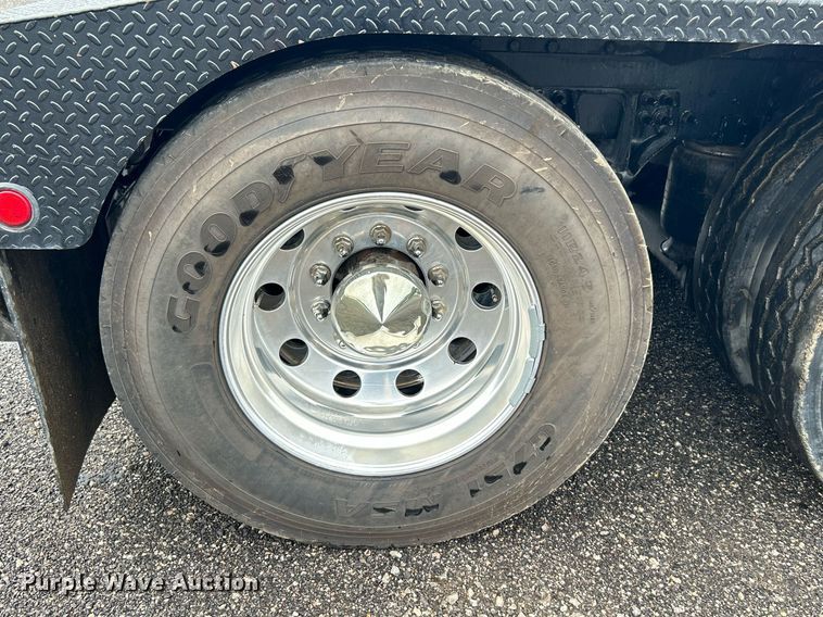 image for item KW9146 2015 Caterpillar CT660L  winch truck