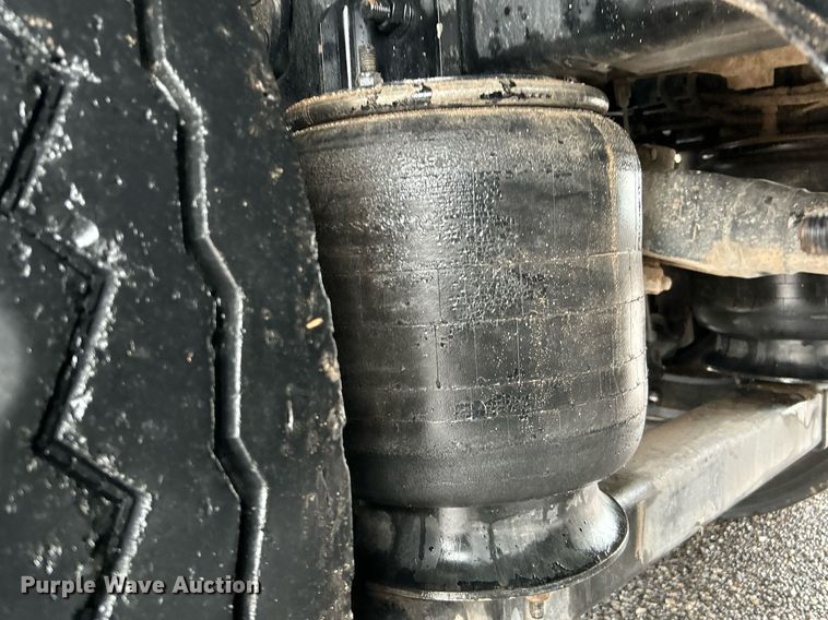 image for item KW9146 2015 Caterpillar CT660L  winch truck