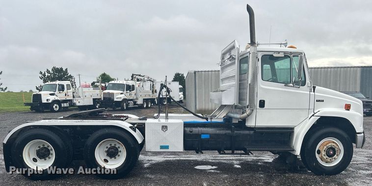 image for item KW9148 1996 Freightliner FL80  semi truck