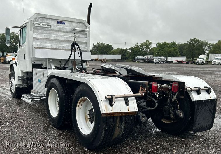 image for item KW9148 1996 Freightliner FL80  semi truck