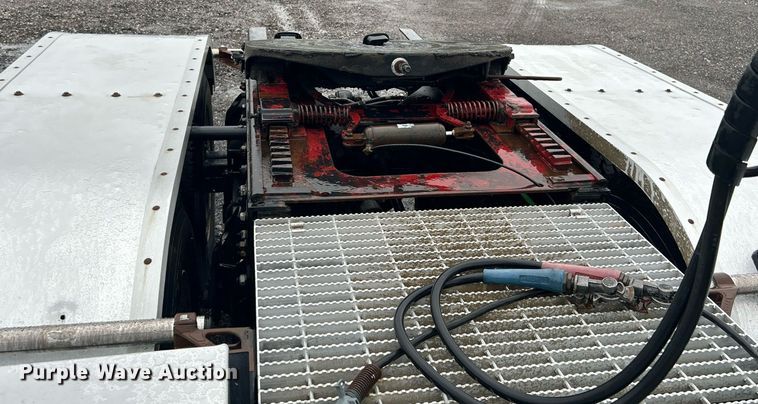 image for item KW9148 1996 Freightliner FL80  semi truck