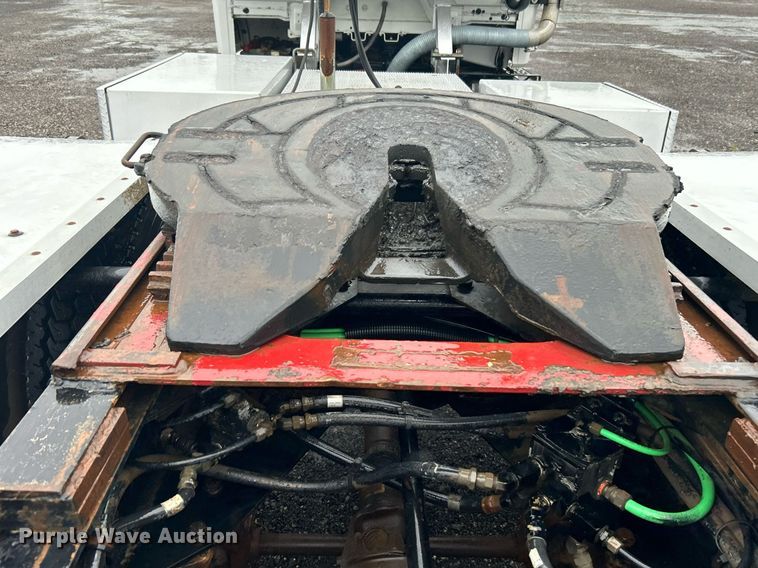 image for item KW9148 1996 Freightliner FL80  semi truck