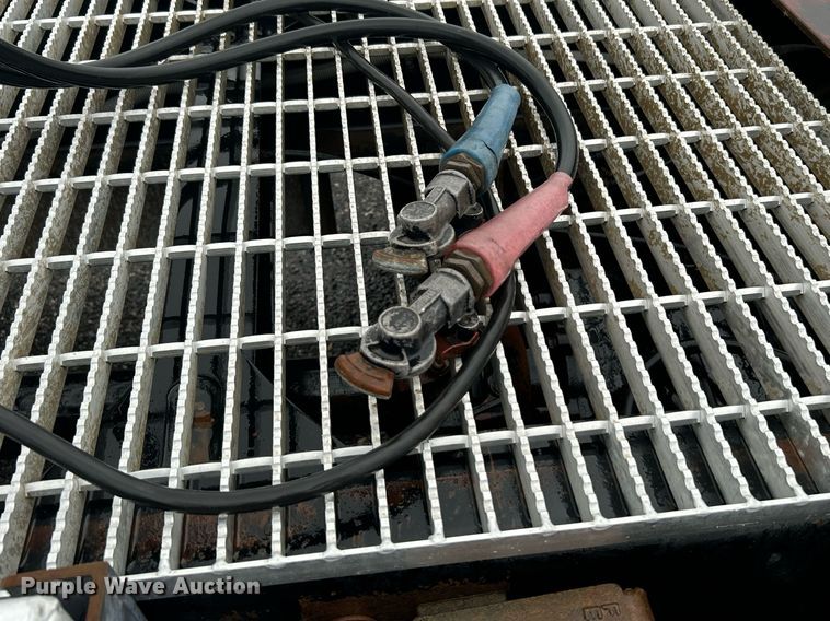 image for item KW9148 1996 Freightliner FL80  semi truck