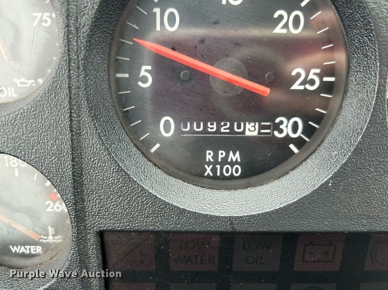 image for item KW9148 1996 Freightliner FL80  semi truck