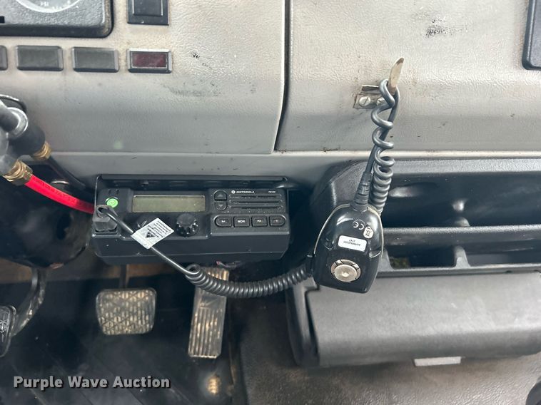 image for item KW9148 1996 Freightliner FL80  semi truck