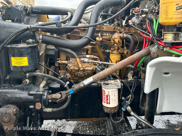 image for item KW9148 1996 Freightliner FL80  semi truck