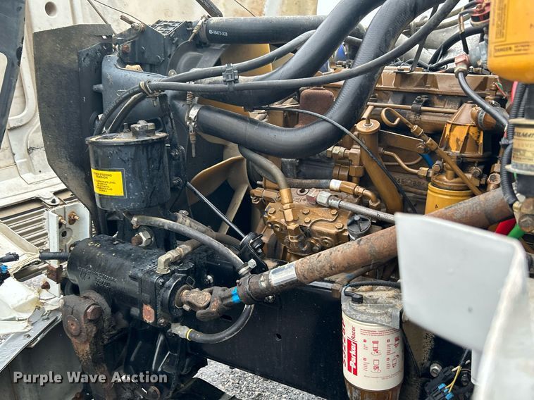 image for item KW9148 1996 Freightliner FL80  semi truck