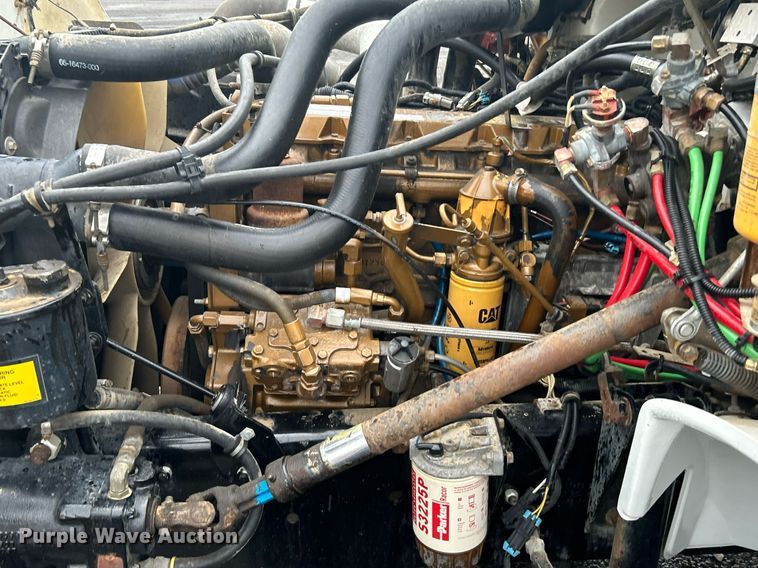 image for item KW9148 1996 Freightliner FL80  semi truck