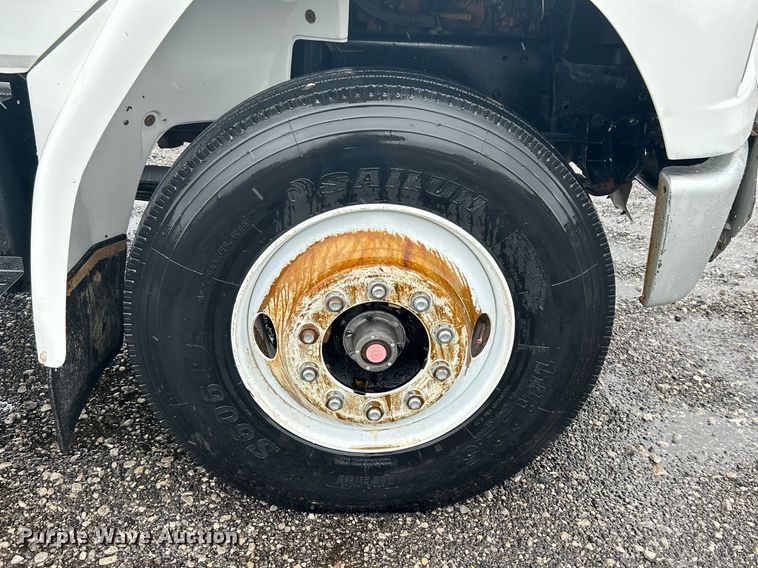 image for item KW9148 1996 Freightliner FL80  semi truck