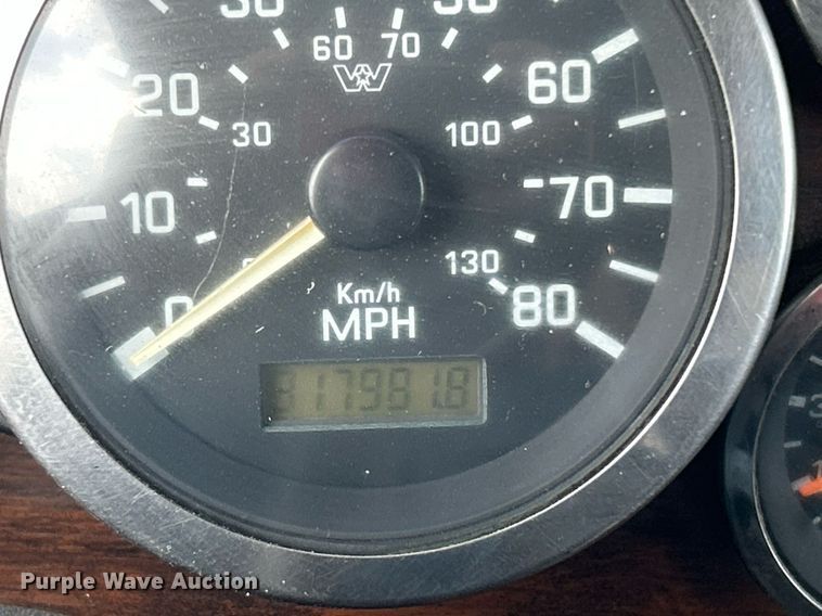 image for item KW9160 2001 Western Star 4900  semi truck