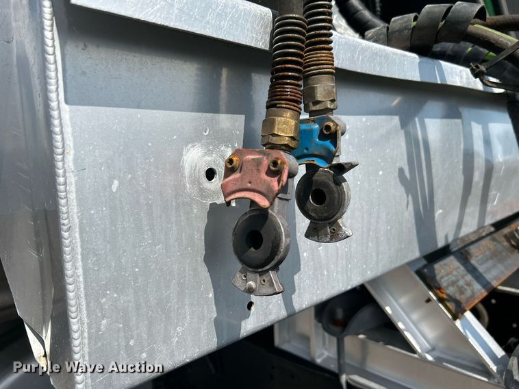 image for item KW9160 2001 Western Star 4900  semi truck