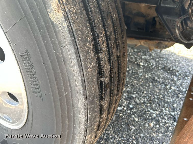 image for item KW9160 2001 Western Star 4900  semi truck