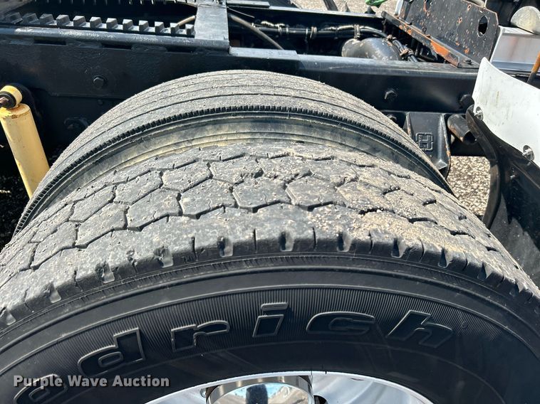 image for item KW9160 2001 Western Star 4900  semi truck