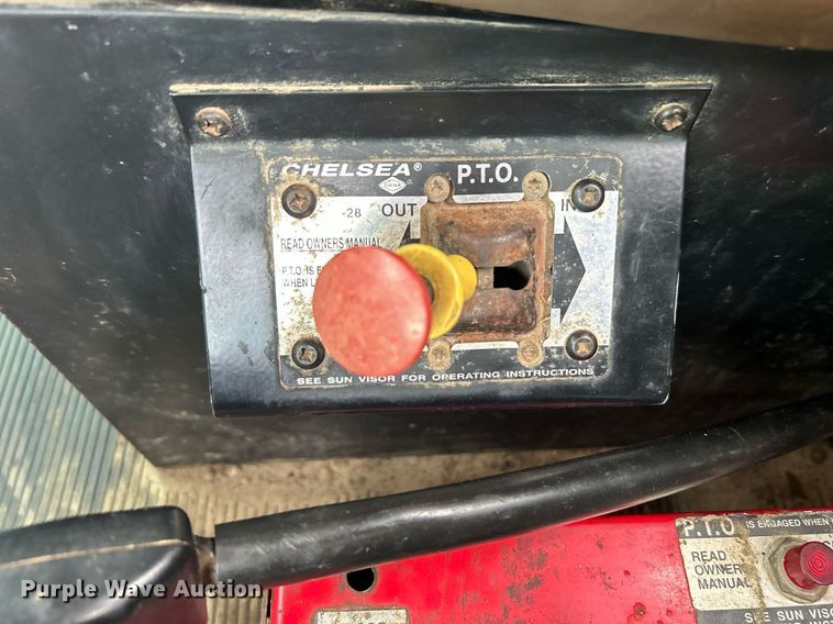 image for item KW9163 2004 Kenworth T800  semi truck