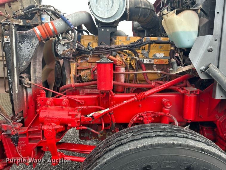 image for item KW9163 2004 Kenworth T800  semi truck