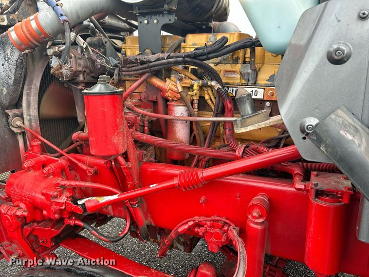 image for item KW9163 2004 Kenworth T800  semi truck