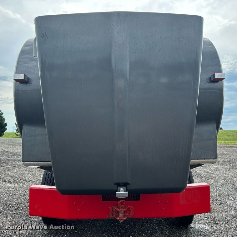 image for item KW9163 2004 Kenworth T800  semi truck