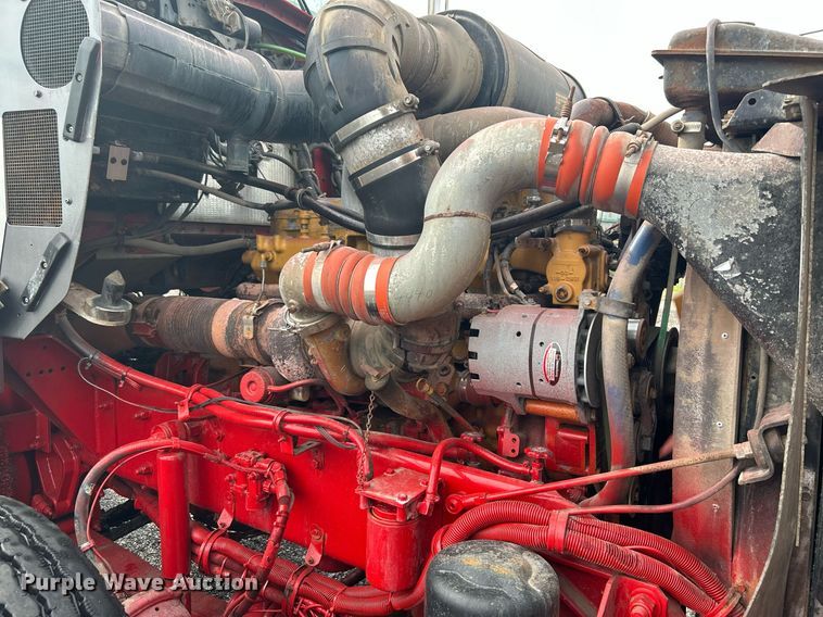 image for item KW9163 2004 Kenworth T800  semi truck