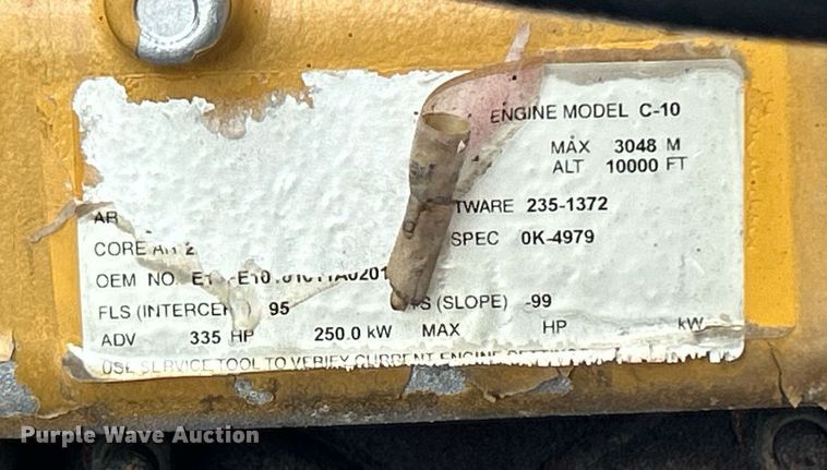 image for item KW9163 2004 Kenworth T800  semi truck