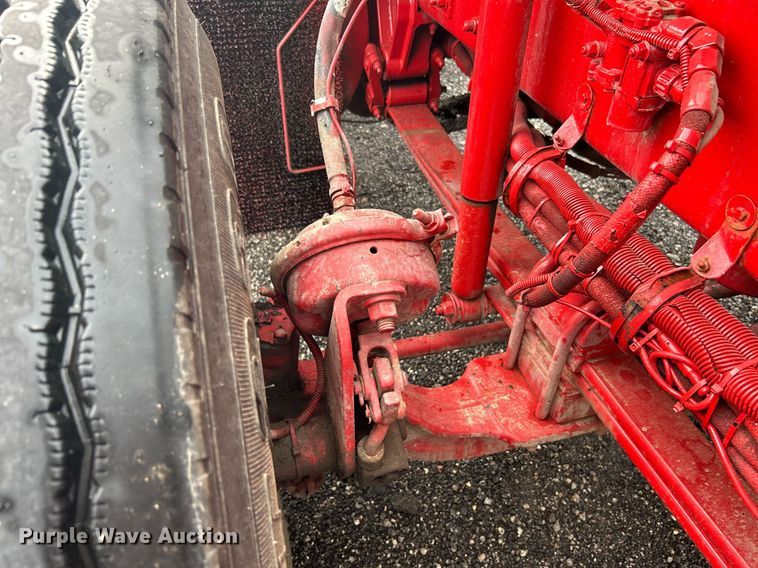 image for item KW9163 2004 Kenworth T800  semi truck