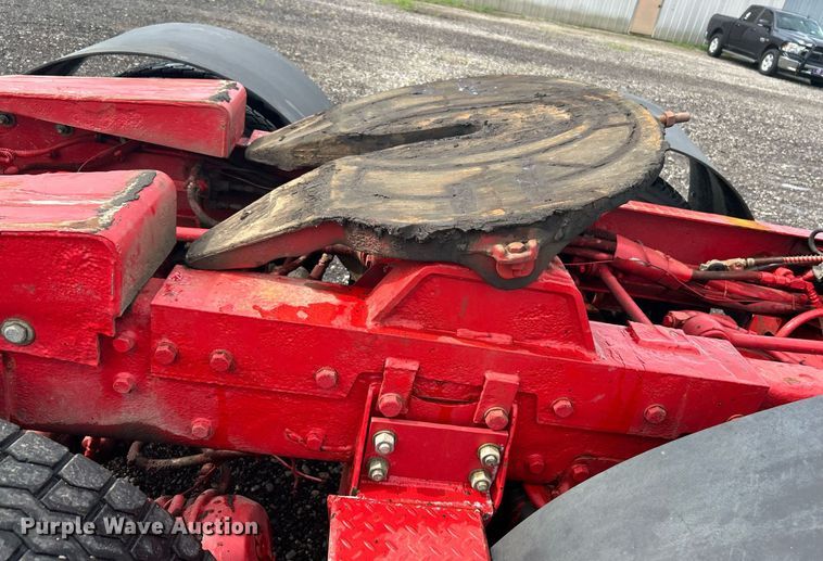 image for item KW9163 2004 Kenworth T800  semi truck