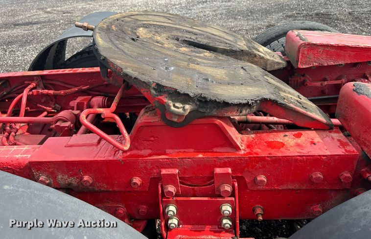 image for item KW9163 2004 Kenworth T800  semi truck