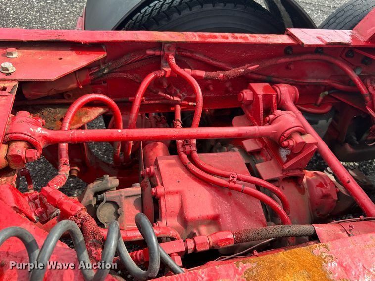 image for item KW9163 2004 Kenworth T800  semi truck