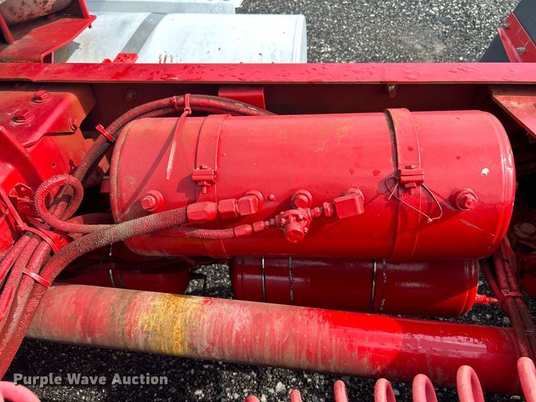 image for item KW9163 2004 Kenworth T800  semi truck