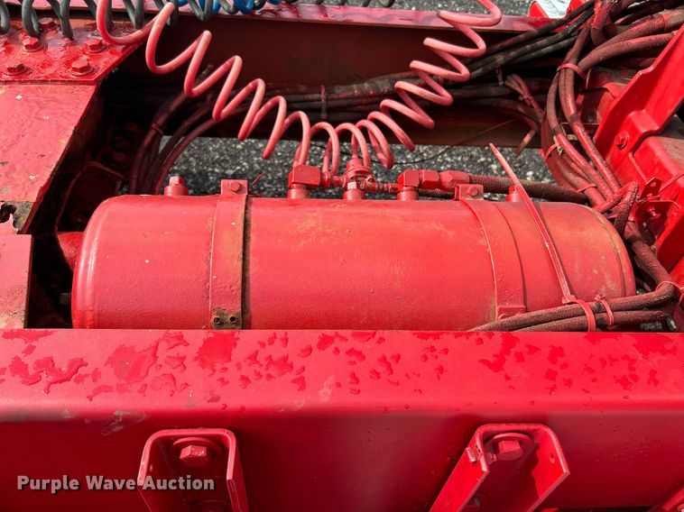 image for item KW9163 2004 Kenworth T800  semi truck