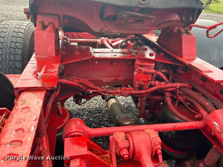 image for item KW9163 2004 Kenworth T800  semi truck