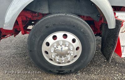 image for item KW9163 2004 Kenworth T800  semi truck