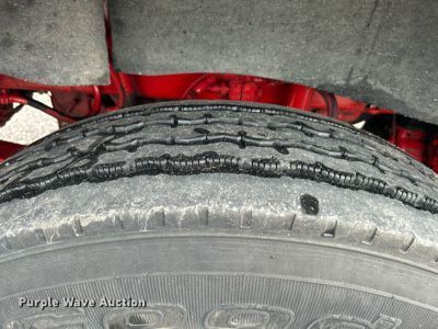 image for item KW9163 2004 Kenworth T800  semi truck