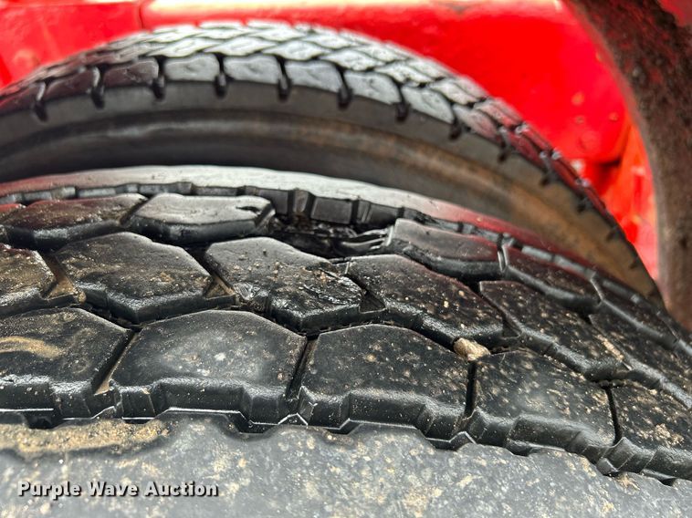 image for item KW9163 2004 Kenworth T800  semi truck